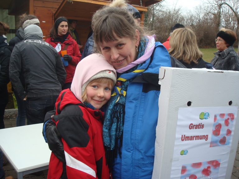 Free Hugs beim Friedenslicht 2011