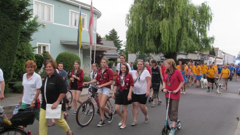 Umzug bei der Wiener Neudorfer Woche